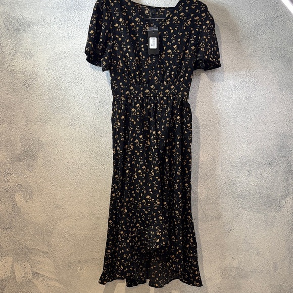 Elegant Black Floral Midi Dress - Picture 4 of 8